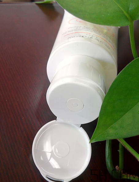雅漾舒緩特護(hù)潔面乳怎么樣？好用嗎？
