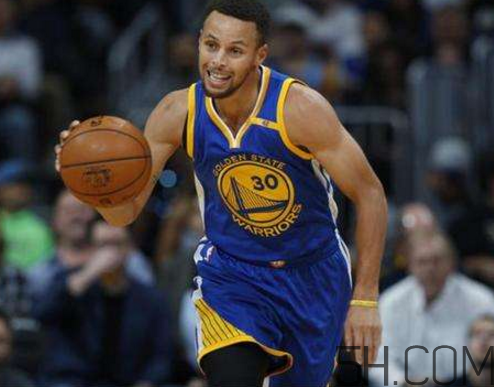 under armour curry 4白黑配色什么時候發(fā)售_多少錢？
