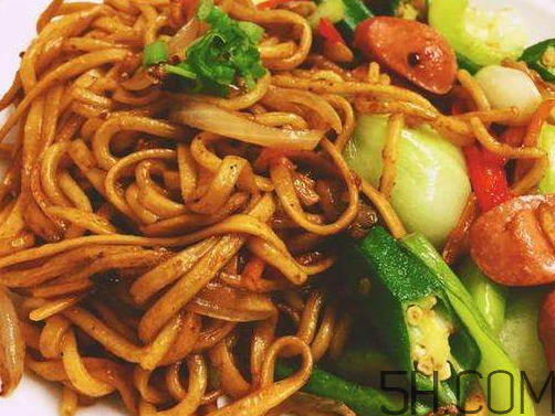炒面用什么醬油？炒面用什么調(diào)料最香？
