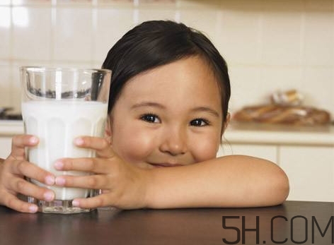 高鈣奶真的補鈣嗎？吃什么補鈣最快最好？