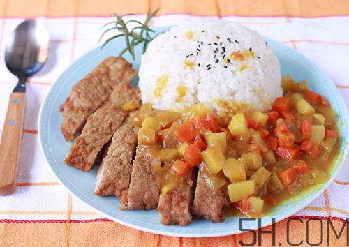 咖喱飯可以隔夜吃嗎？咖喱飯能放多久？
