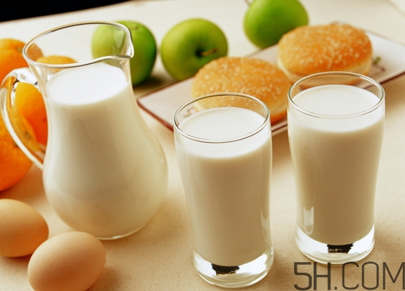 牛奶什么時(shí)候喝好？牛奶什么樣的好？