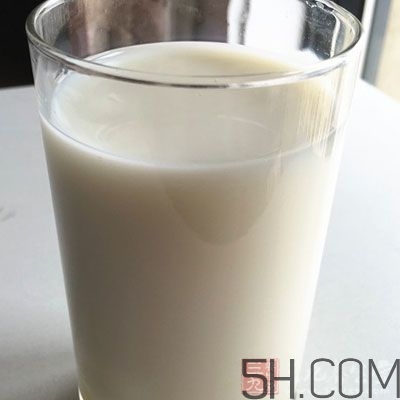 牛奶煮開了還有營(yíng)養(yǎng)嗎？牛奶可以加熱嗎？