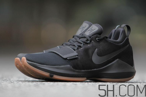 nike pg 1黑色生膠大底發(fā)售時(shí)間_實(shí)物什么樣？