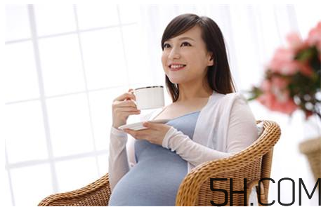 不適合孕婦的睡姿有那些？孕婦冬季如何護(hù)膚？