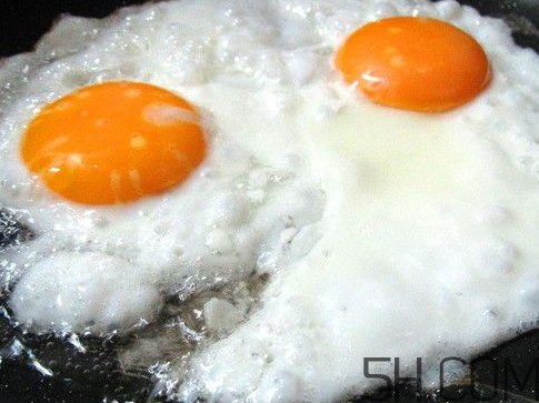煎雞蛋為什么會有泡沫？炒雞蛋為什么會有泡沫？