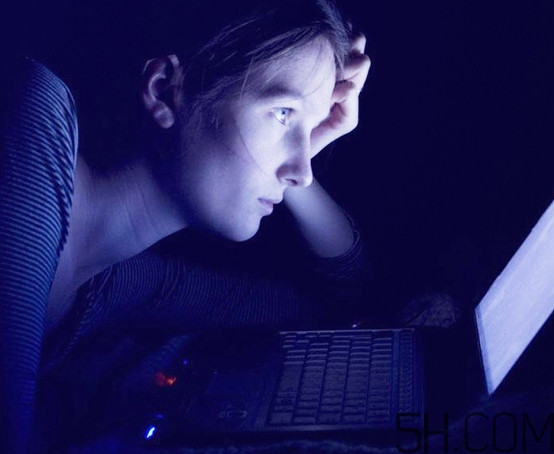 眼霜可以天天用嗎？眼霜多久用一次