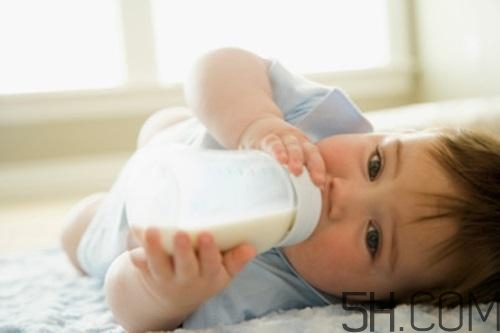孕婦奶粉和鈣片可以一起吃嗎？喝孕婦奶粉還需要吃鈣片嗎？