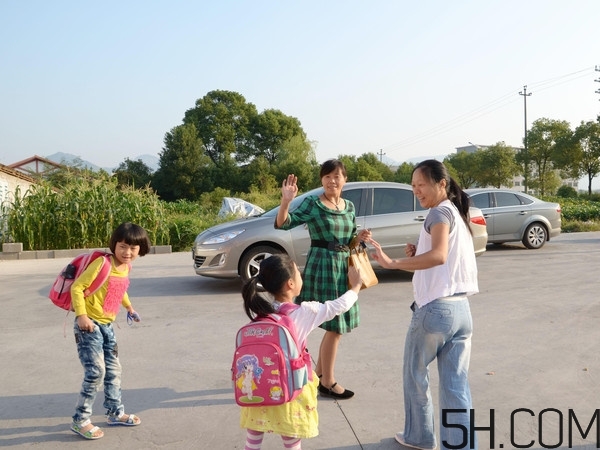 寶寶多大上幼兒園合適？寶寶上幼兒園早好嗎？