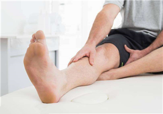 腳氣用鹽水泡腳有用嗎？用鹽水泡腳治腳氣嗎？