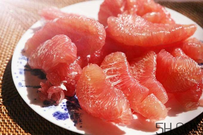 紅心柚子與白肉柚子有什么差別？紅心柚子是轉(zhuǎn)基因嗎？