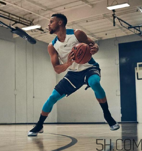 under armour curry 4鞋碼偏小嗎？庫里第四代戰(zhàn)靴尺碼怎么選？