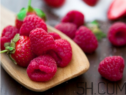 覆盆子茶什么時(shí)候喝？桑葚和覆盆子的區(qū)別