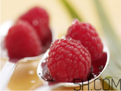 覆盆子茶什么時(shí)候喝？桑葚和覆盆子的區(qū)別