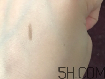 水粉霜是什么？水粉霜是粉底液嗎？