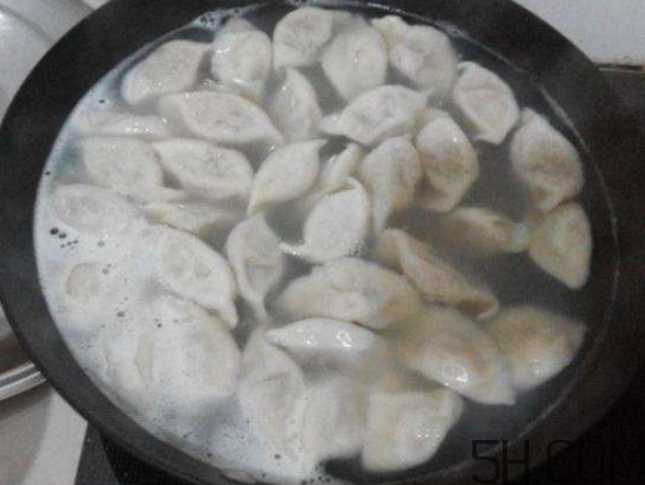 煮餃子怎么煮不破皮？煮餃子怎么看熟沒熟？