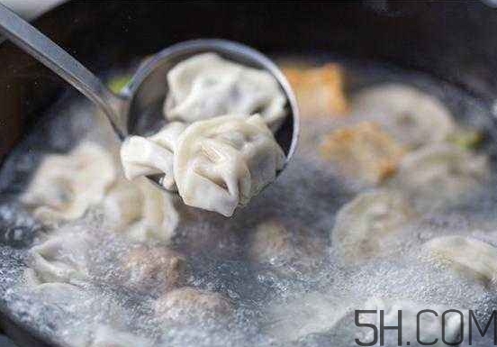 煮餃子怎么煮不破皮？煮餃子怎么看熟沒熟？