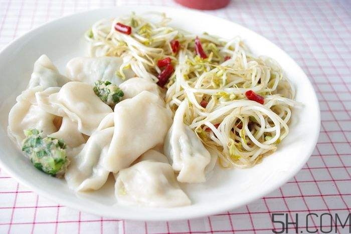 煮餃子開鍋煮皮還是餡？煮餃子蓋不蓋鍋蓋？