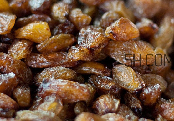 葡萄干吃多了會(huì)怎么樣？葡萄干可以豐胸嗎