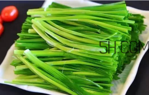 炒好的韭菜能隔夜吃嗎？吃韭菜胃酸燒心吃什么緩解？