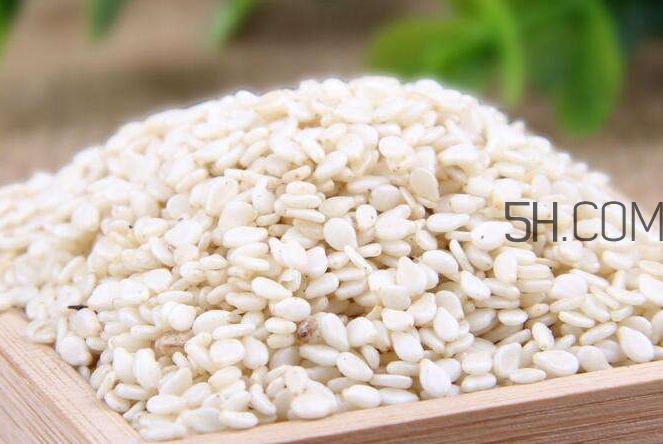 黑芝麻和白芝麻有什么區(qū)別？黑芝麻和白芝麻哪個(gè)好？