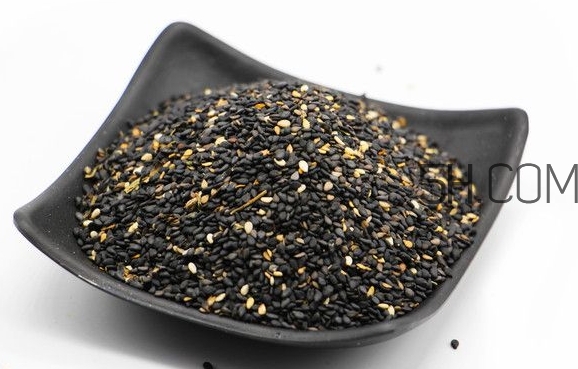 黑芝麻和白芝麻有什么區(qū)別？黑芝麻和白芝麻哪個(gè)好？
