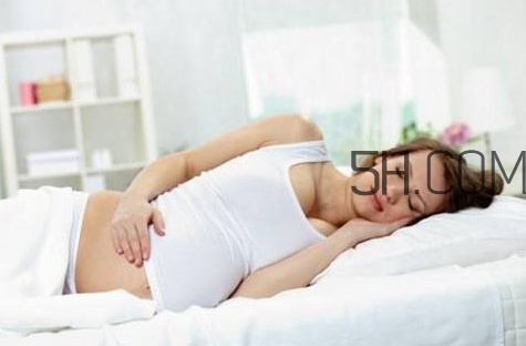 羊水早破的原因是什么？羊水早破能順產(chǎn)嗎？