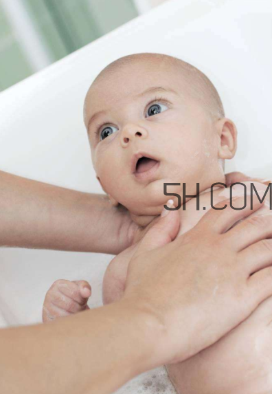 嬰兒癲癇病的早期癥狀有哪些？嬰幼兒貧血吃什么好呢？