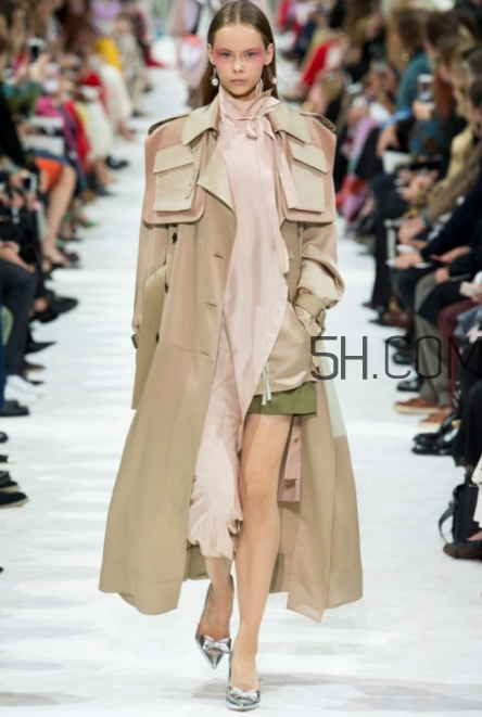 valentino2018春夏系列怎么樣_好看嗎？