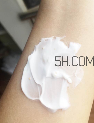 伊麗莎白雅頓身體乳怎么樣？伊麗莎白雅頓身體乳好用嗎？