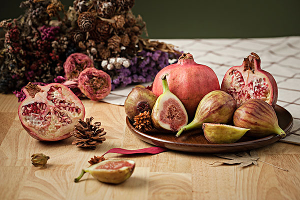 吃石榴不吐籽好嗎 吃石榴籽有什么好處和壞處 吃石榴不吐籽好嗎 吃石榴籽有什么好處和壞處