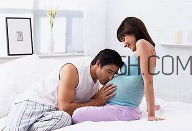 孕晚期同房有助于生產(chǎn)嗎？孕晚期同房對胎兒有影響嗎？