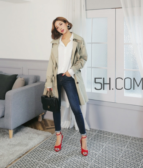 卡其色風(fēng)衣配什么鞋子？卡其色風(fēng)衣搭配鞋子圖片