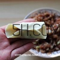 餃子和面用熱水還是冷水？餃子和面要醒多長時間？