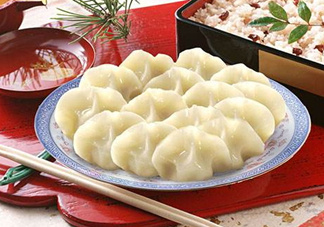 餃子和面用熱水還是冷水？餃子和面要醒多長時間？