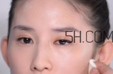 悅詩(shī)風(fēng)吟隔離乳怎么用？悅詩(shī)風(fēng)吟隔離乳色號(hào)怎么選？