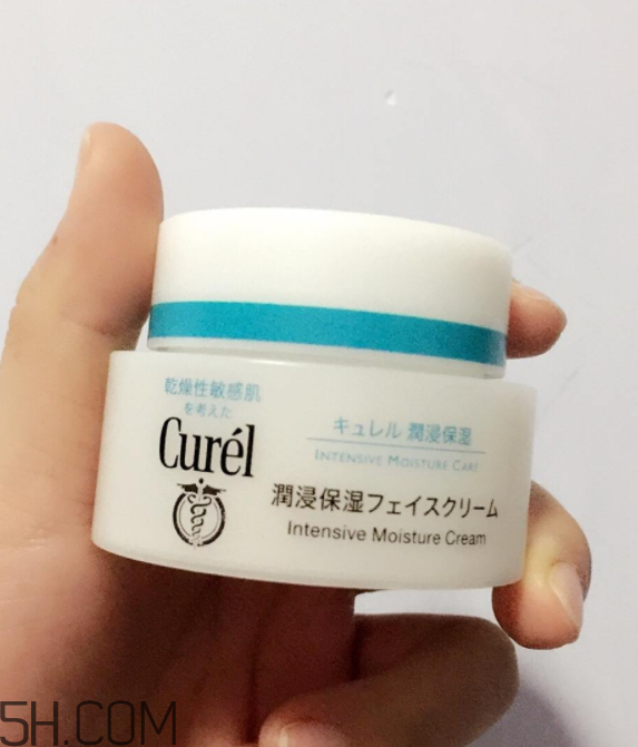 珂潤面霜適合夏天用嗎？夏天用珂潤面霜會油嗎？