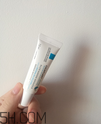理膚泉b5修復(fù)潤唇膏怎么樣？理膚泉b5修復(fù)潤唇膏測評