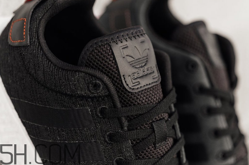 adidas nmd r2 future harvest萬(wàn)圣節(jié)配色實(shí)物什么樣？