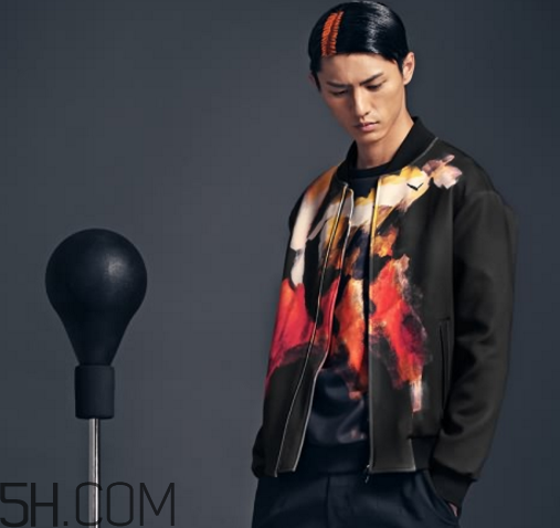 太平鳥衣服檔次怎么樣？太平鳥衣服貴嗎？