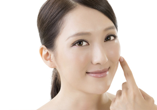 皮膚過敏是什么原因引起的？皮膚過敏和蕁麻疹的區(qū)別