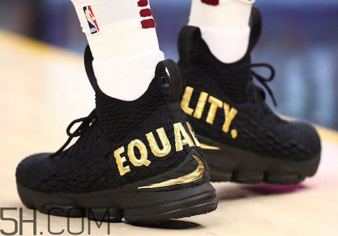 nike lebron 15 equality黑金配色會(huì)發(fā)售嗎？