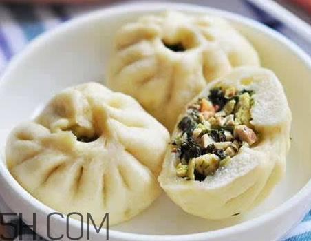 一個香菇青菜包的熱量大概是多少？一個香菇青菜包的熱量