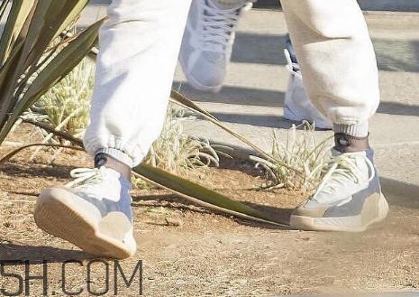 yeezy籃球鞋會發(fā)售嗎？yeezy籃球鞋實物曝光