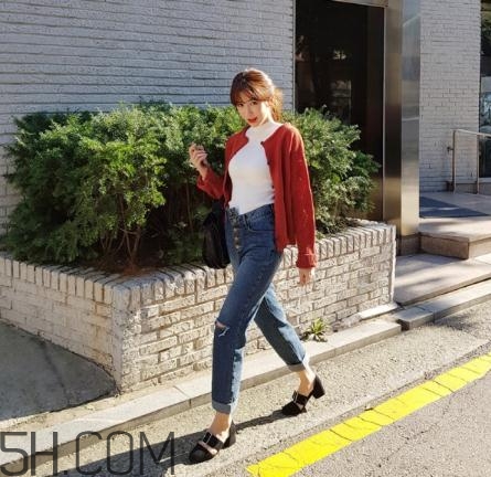 白色毛衣外套怎么搭配？白色毛衣配什么顏色外套？