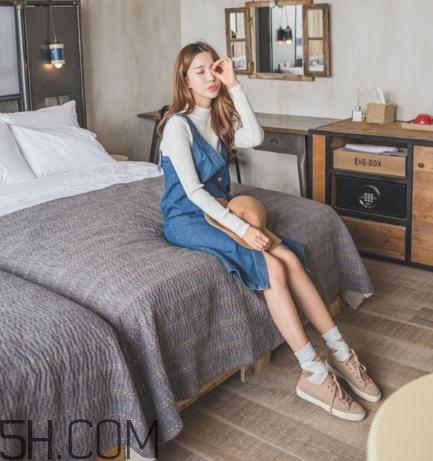 白色毛衣搭配什么裙子？白色毛衣搭配裙子圖片