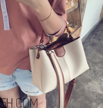 白色包包被衣服染色了怎么辦？白色包包染色怎么去除？