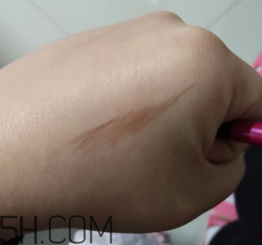 姬芮柔芯旋彩眉筆怎么樣？姬芮柔芯旋彩眉筆試色