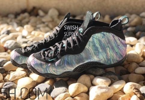 nike air foamposite one鮑魚噴實物什么樣？