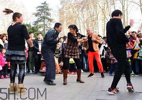 尬舞為什么被叫停？尬舞為什么會火
